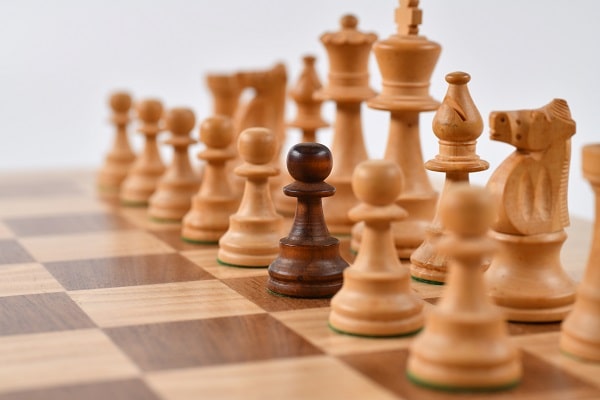Conformity bias: Chess pieces